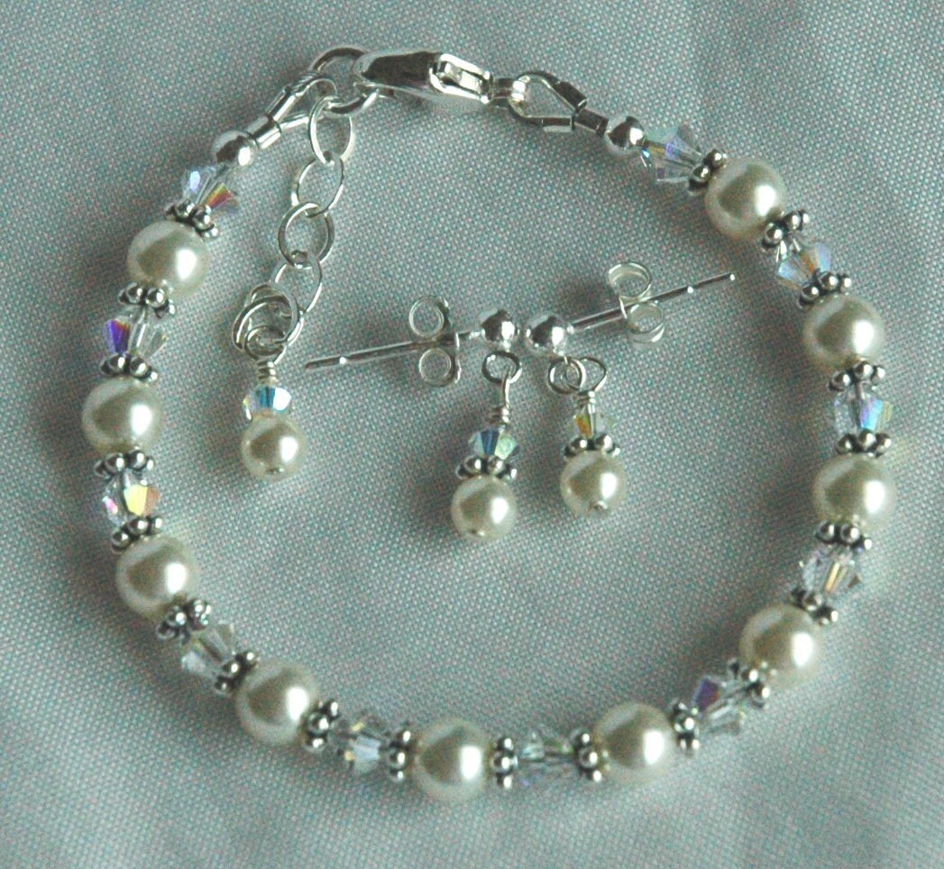 Simple PRESTIGE Crystal Pearl Baby Girl Children Bracelet,Baby Pearl Bracelet,Flower Girl Pearl Bracelet,Toddler Bracelet,Gift for baby girl