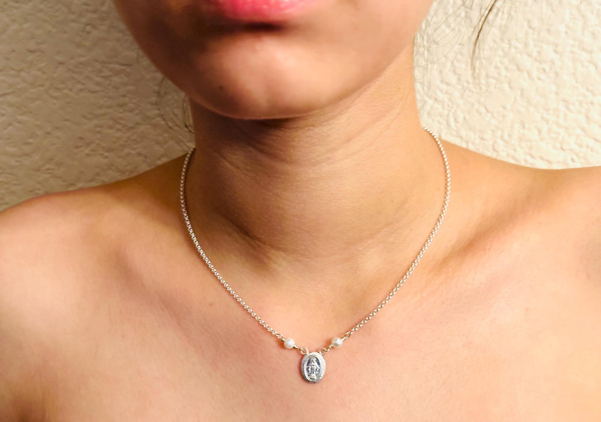 Silver Miraculous Virgin Mary Medal Pendant Necklace,Tiny Virgin Mary Necklace,Everyday Religious Catholic Jewelry,First Communion for Girl