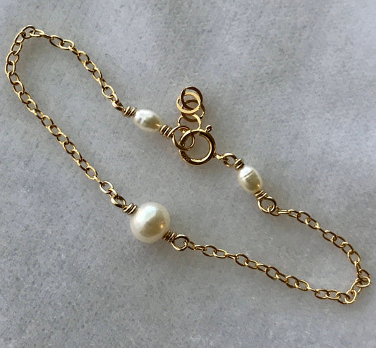 Gold Freshwater Pearl Bracelet,Baby Pearl Bracelet,Dainty Pearl Bracelet,Bracelets for Baby Kids Child Infant Toddler Flower Girl Jewelry