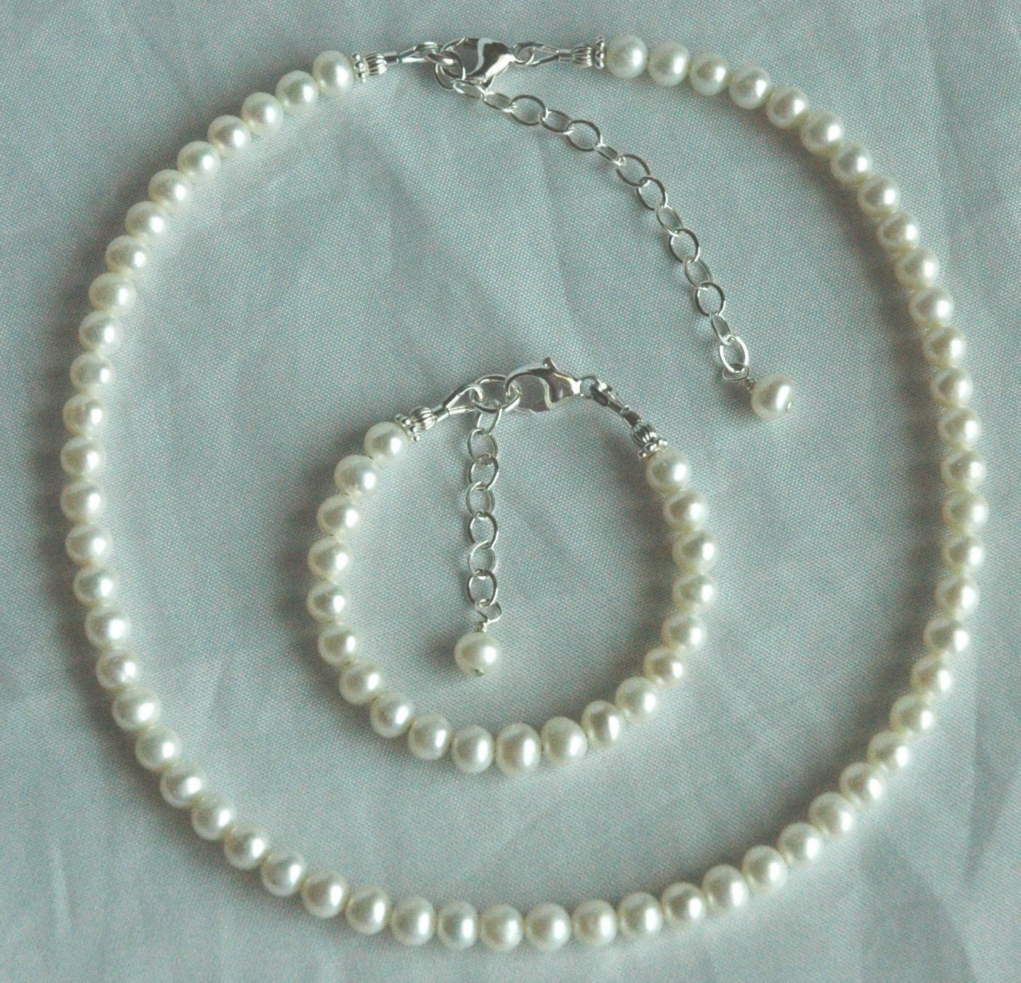 Dainty Toddler Birthstone Freshwater Pearl Bracelet,Flower Girl Bracelet,Minimalist Bracelet,Sterling Silver Beaded Bracelet Gift for Mom