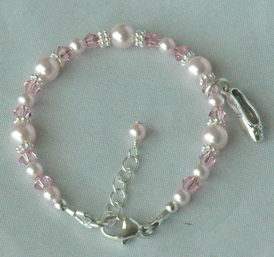 Baby Girl Initial Pearl Bracelet,Flower Girl Bracelet,Jr Bridesmaids Bracelet,Baptism Bracelet,First Communion Bracelet,Pearl Girl Bracelet