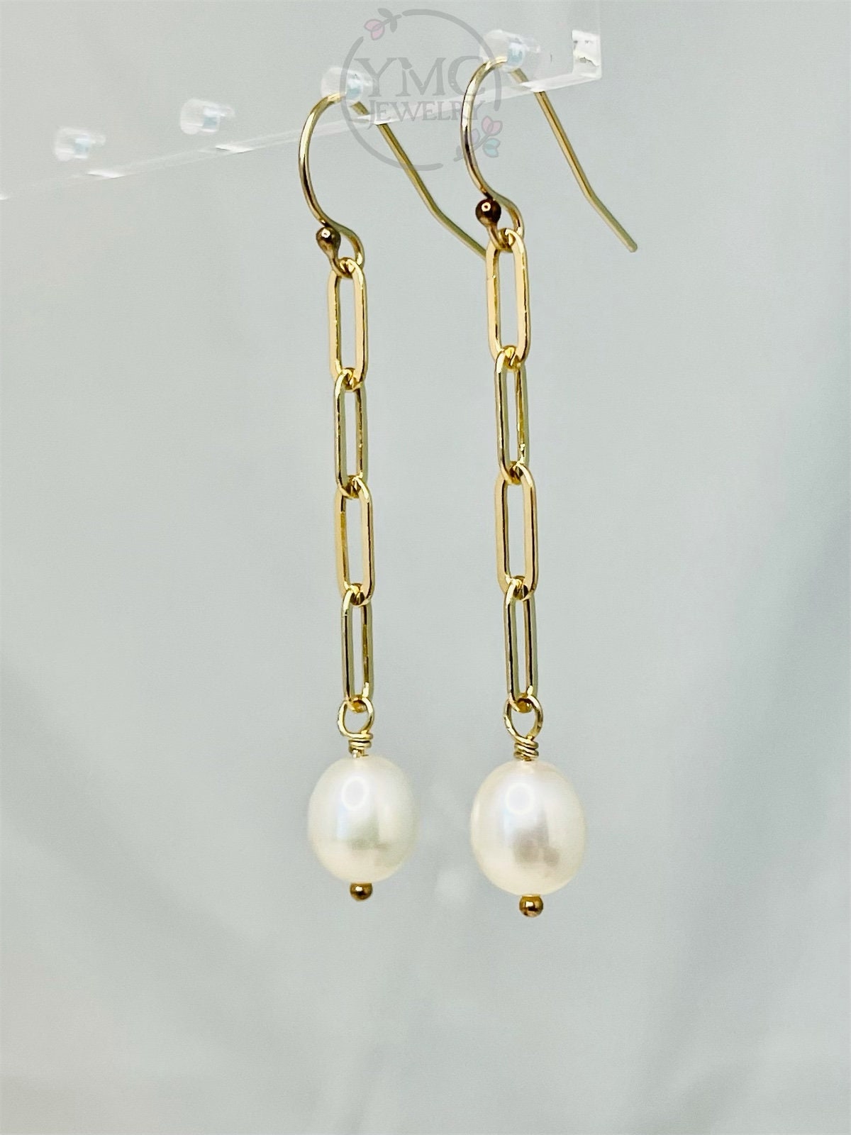 Gold Sequin Chain Earrings,Gold Chain Earrings,Golden Chain Disc Earrings,Small Gold Circle Earrings,Connected circle earrings,Disk Dangle