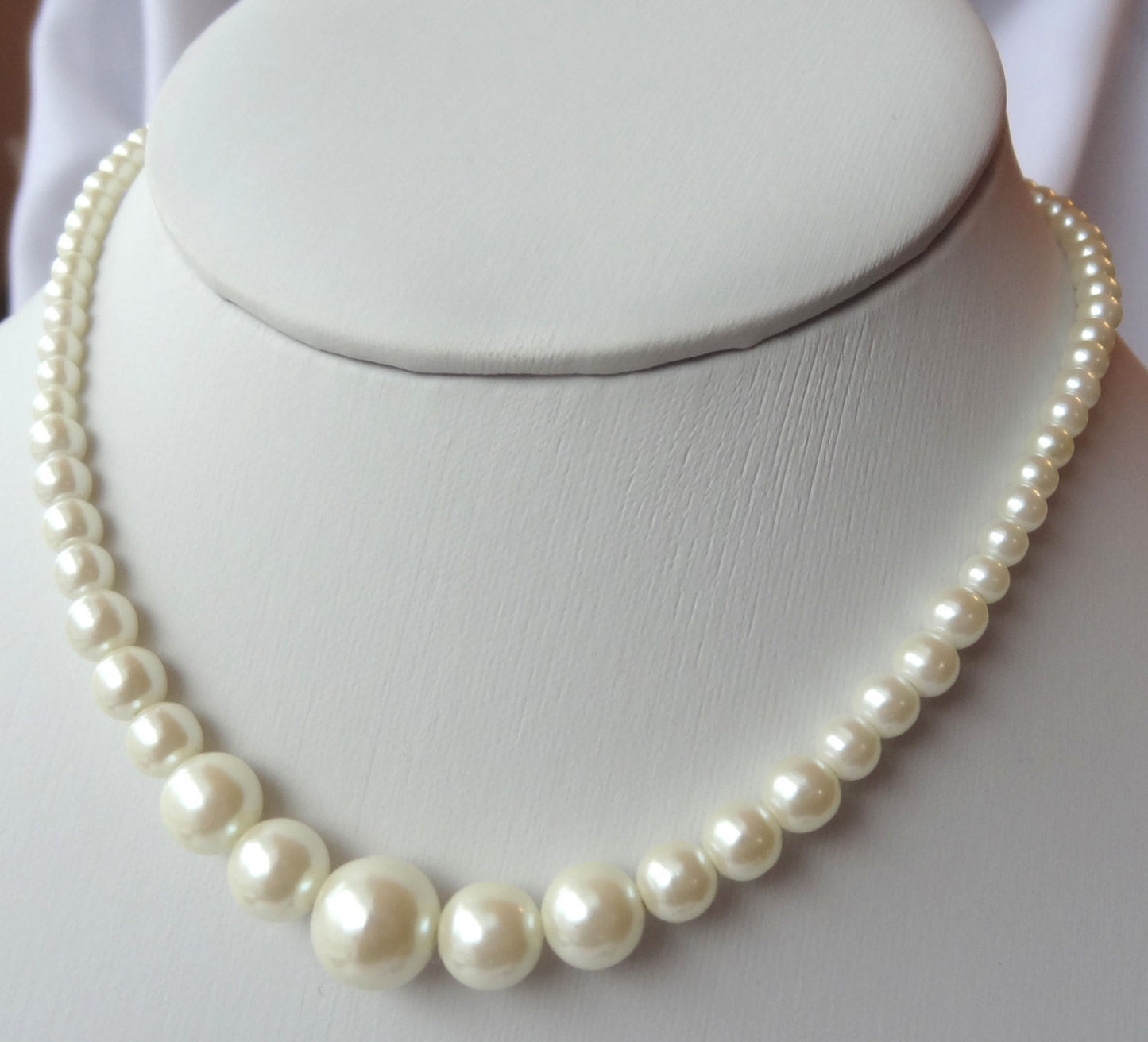 Graduated Pearl Necklace,Round Pearl Necklace,Flower Girl Pearl Necklace,Jr Bridesmaid Bridesmaid Pearl Gift Necklace,Simple Pearl Necklace